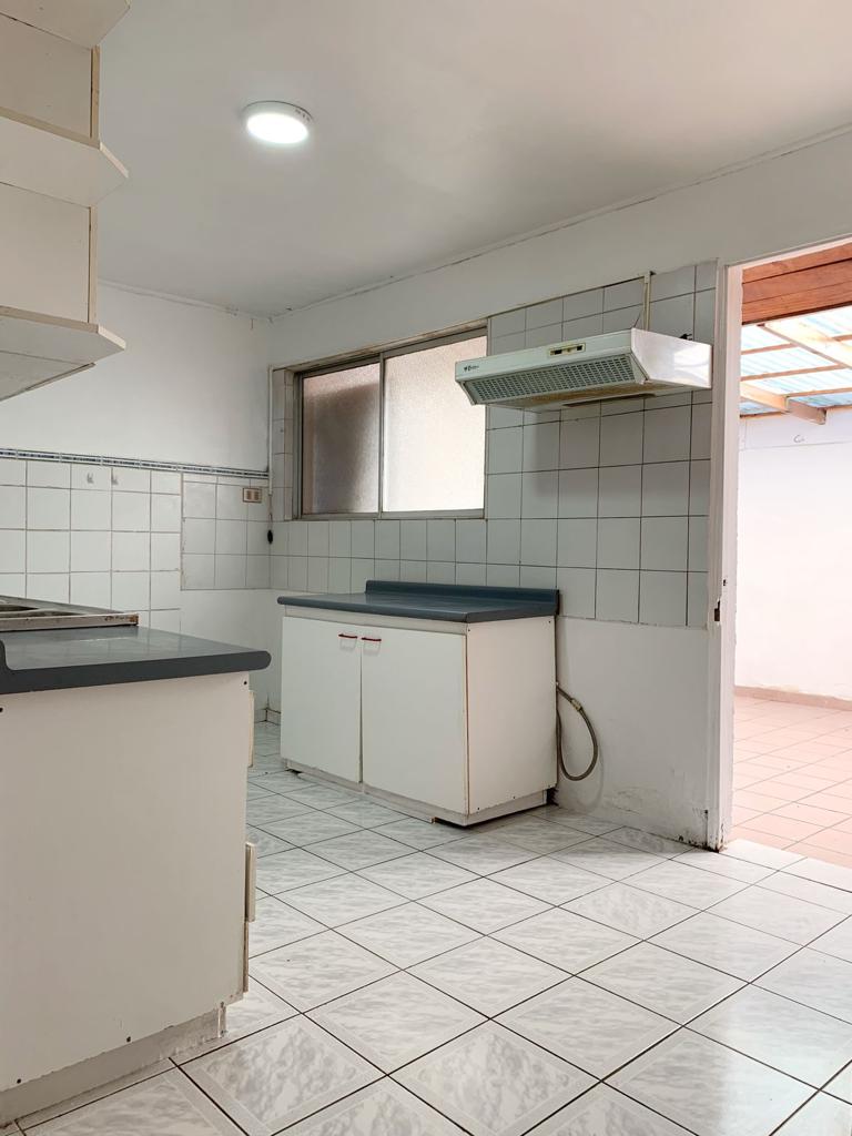 GRAN PROPIEDAD PSJE . LOS OLIVOS A PASOS DEL JUMBITO.- 